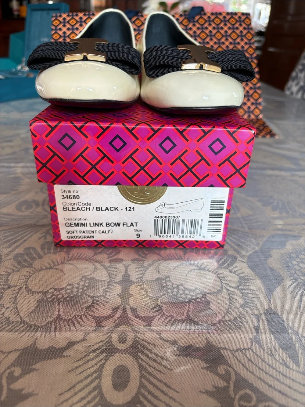Tory Burch Bleach/Black Gemini Link Bow low heel.